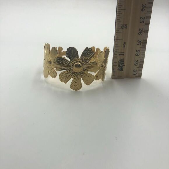 18K Gold Plated Women’s Wide Sunflower Floral Cuff Bracelet Bold Statement - Picture 10 of 11